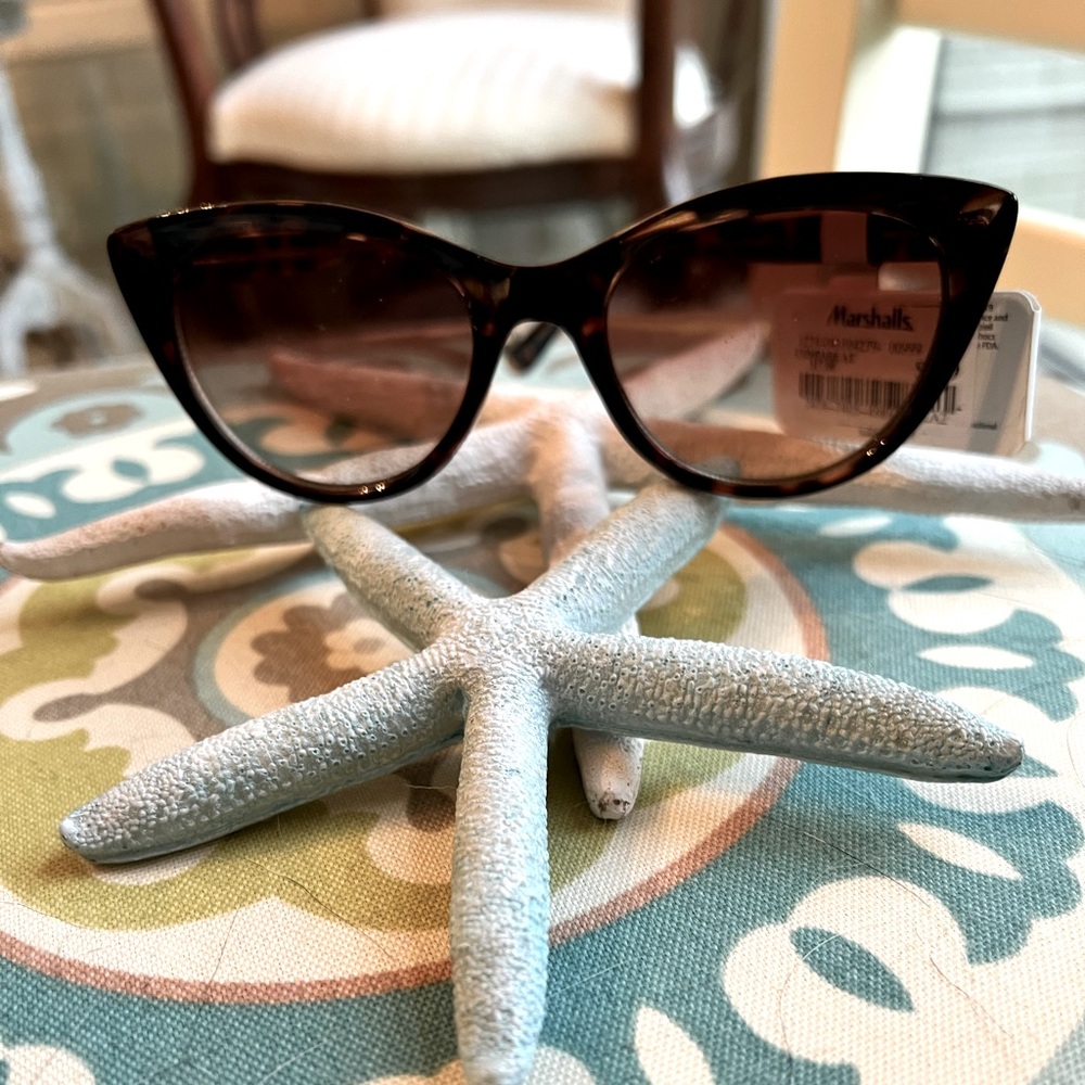 Chic NINE WEST Sunglasses NWT